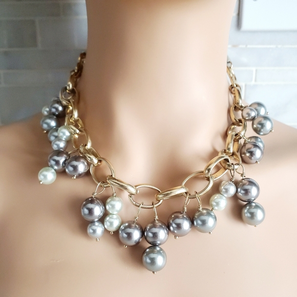 J. Crew Jewelry - SALE 😍❤J crew grey pearl statement with bow tie